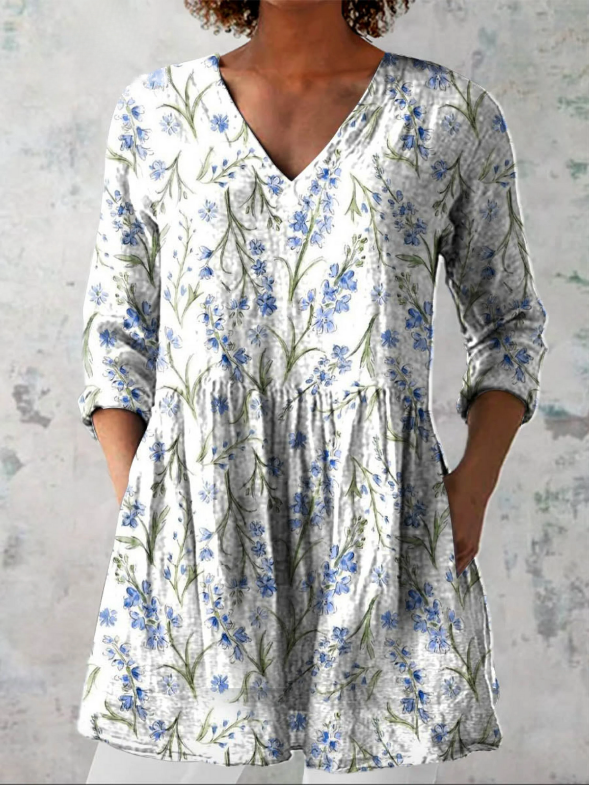 Jeanne - Long Blouse with V-Neck