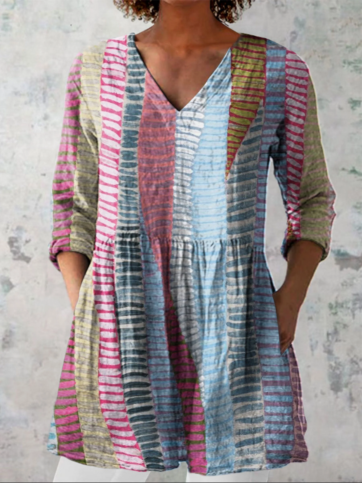 Anais - Long Blouse with V-Neck