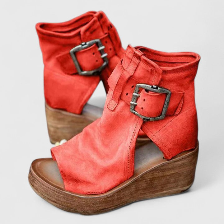 Red / 12 US | 43 EU