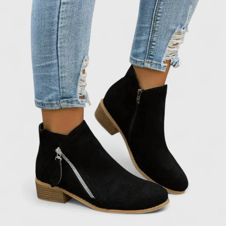Black / 12 US