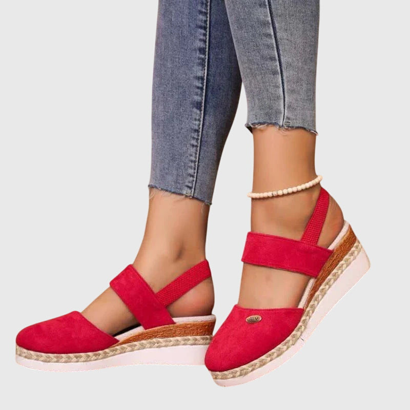 Red / 12 US | 43 EU