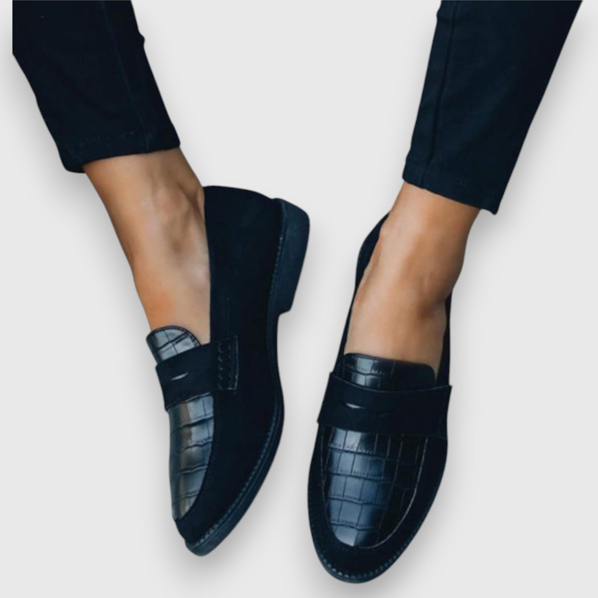 Black / 9 US | 40 EU