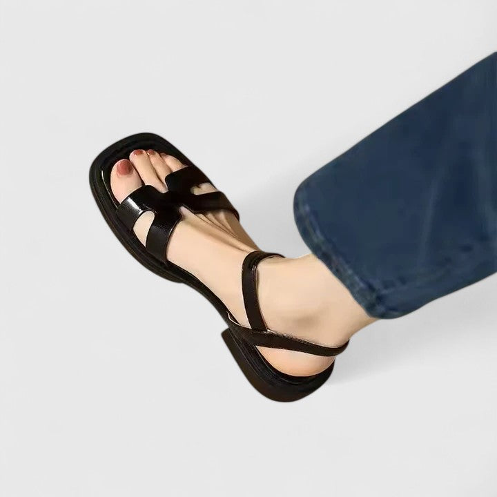 Black / 11