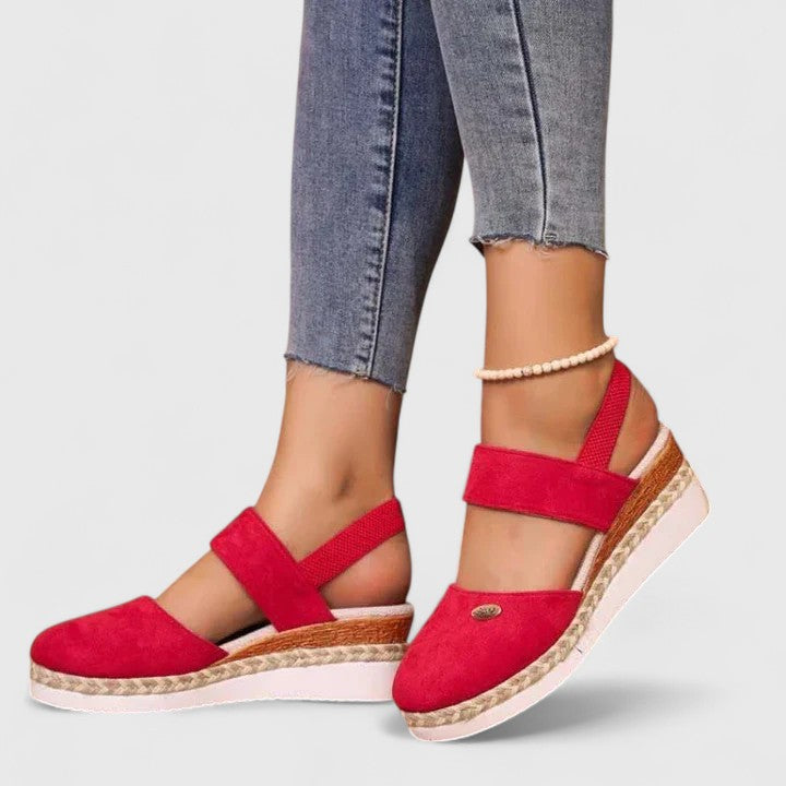 Red / 11 US | 42 EU