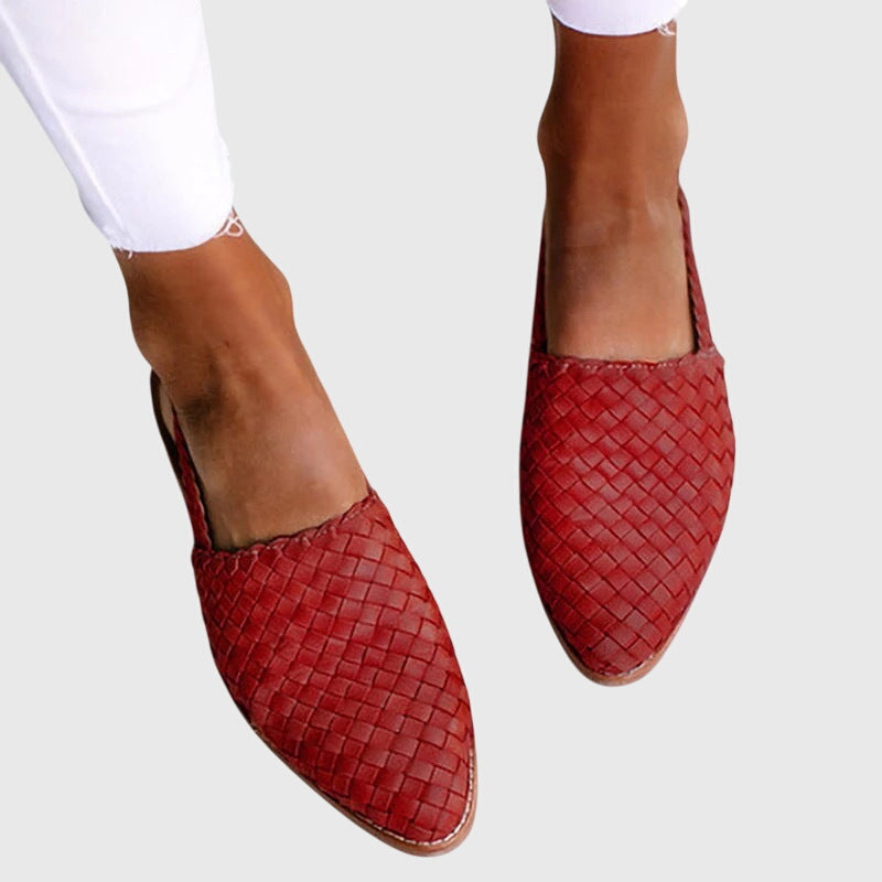 Red / 12 US | 43 EU