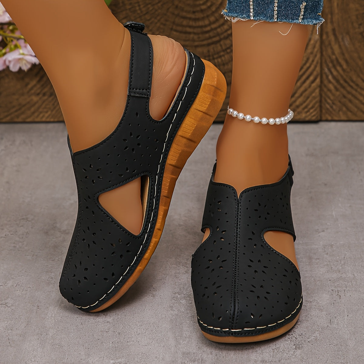 Black / 12